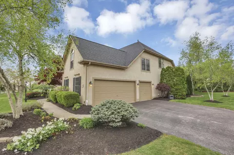 Exterior - 6580 Dalmore Ln, Dublin, OH 43016 photo 4 of 14