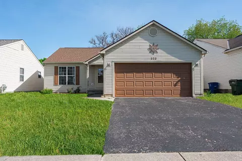 370 Chatterly Ln, Columbus, OH 43207