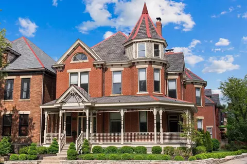 884 Neil Ave, Columbus, OH 43215