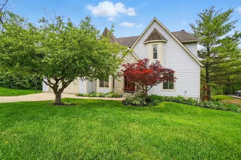 9127 Red Cedar Dr, West Chester, OH 45069