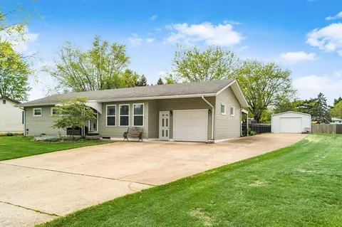 220 Meadow Dr, Circleville, OH 43113