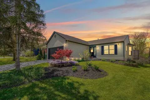1297 Creekview Dr, Marysville, OH 43040