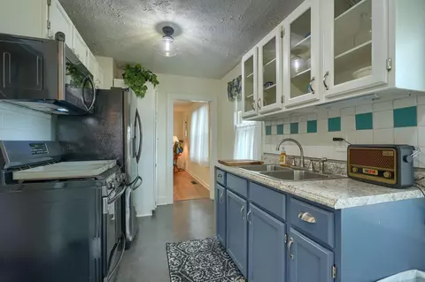 Kitchen - 529 E Moler St, Columbus, OH 43207 photo 1 of 2