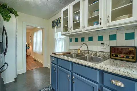 Kitchen - 529 E Moler St, Columbus, OH 43207 photo 2 of 2