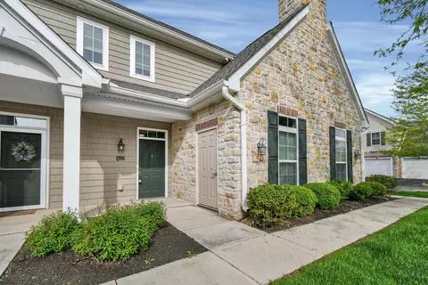 4221 Colister Dr #11, Dublin, OH 43016