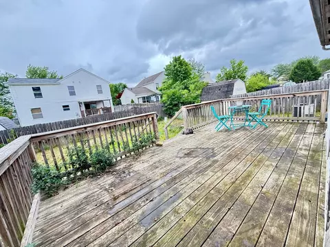 1482 Hackworth St, Columbus, OH 43207