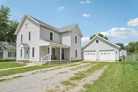 9 W 1st St, Christiansburg, OH 45389