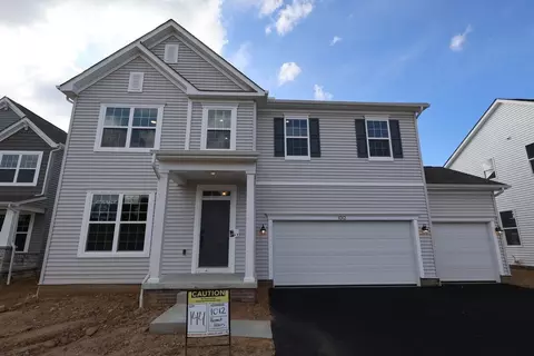 1012 Heimat Haus Dr, Grove City, OH 43123