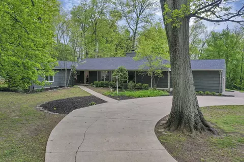 1364 Longwood Dr NE, Lancaster, OH 43130