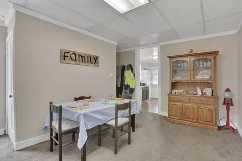 Dining - 1227 E Chestnut St, Lancaster, OH 43130 photo 2 of 2