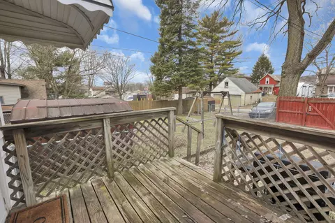 Exterior - 1227 E Chestnut St, Lancaster, OH 43130 photo 5 of 10