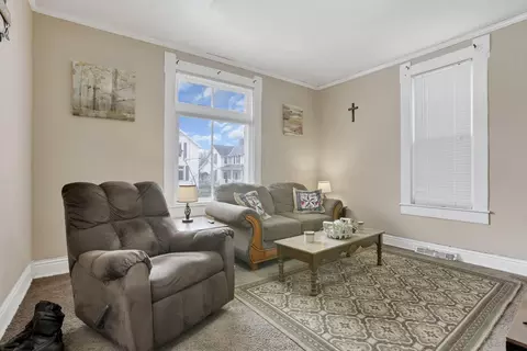 Living - 1227 E Chestnut St, Lancaster, OH 43130 photo 2 of 2