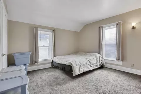 Bedroom - 1227 E Chestnut St, Lancaster, OH 43130 photo 2 of 4