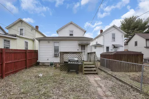 Exterior - 1227 E Chestnut St, Lancaster, OH 43130 photo 7 of 10