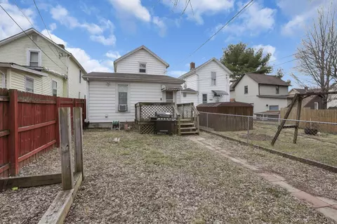 Exterior - 1227 E Chestnut St, Lancaster, OH 43130 photo 10 of 10