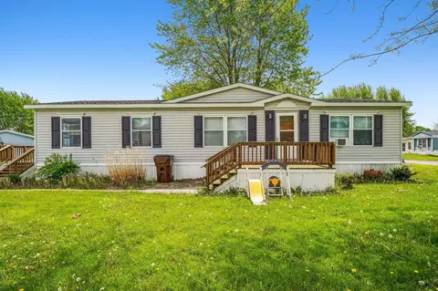 102 Woodcrest Dr, Marysville, OH 43040