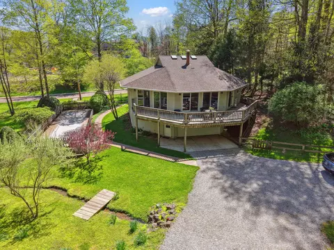 209 E Brooklyn St, Gambier, OH 43022