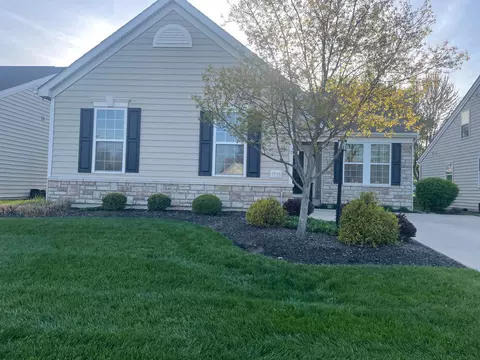 4943 Apple Glen Trl, Grove City, OH 43123