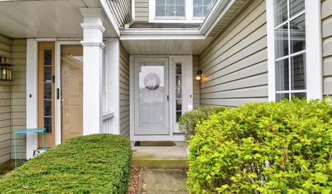 7555 Bay Hill Dr, Pickerington, OH 43147
