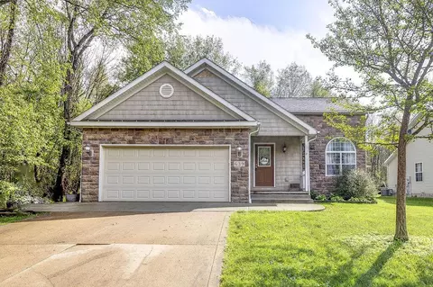 639 Crestrose Dr, Howard, OH 43028