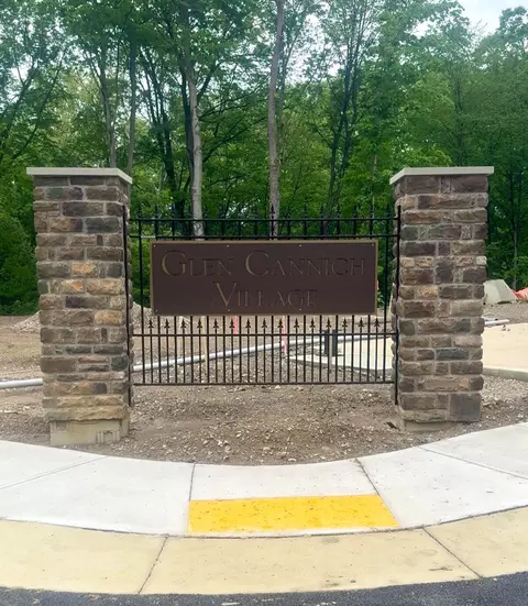 90 Stoneybank Dr, Delaware, OH 43015