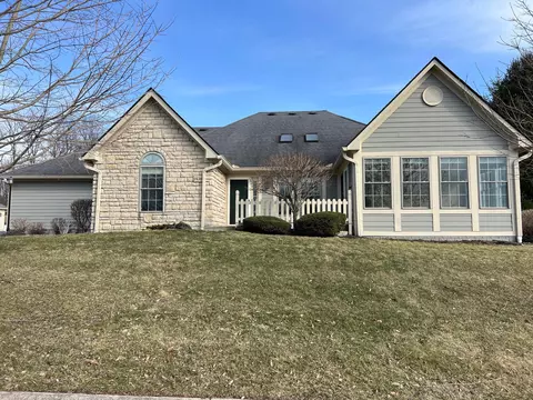 1436 Meadow Ridge Dr, Lancaster, OH 43130