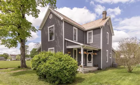 554 E 2nd St, Logan, OH 43138 photo 1