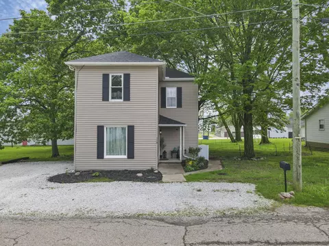 118 Maple St, Hebron, OH 43025 photo 2