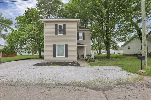118 Maple St, Hebron, OH 43025 photo 3