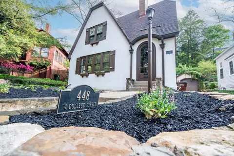 448 W College St, Granville, OH 43023