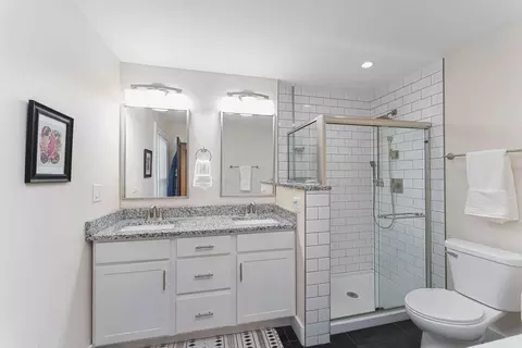 Bath - 197 E Tulane Rd, Columbus, OH 43202 photo 2 of 4