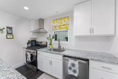 Kitchen - 197 E Tulane Rd, Columbus, OH 43202 photo 2 of 4