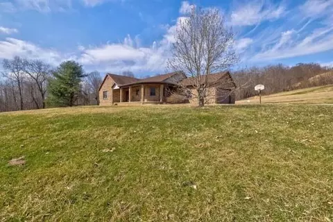 16900 Thompson Ridge Rd, Laurelville, OH 43135