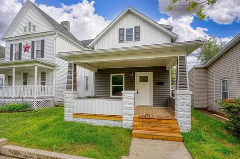 324 E Mound St, Circleville, OH 43113 photo 2