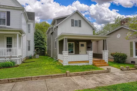 324 E Mound St, Circleville, OH 43113