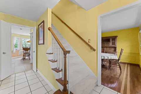 Entry Way - 115 Cottswold Dr, Delaware, OH 43015 photo 5 of 5