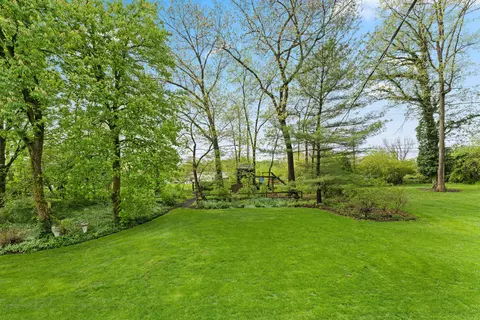 Exterior - 115 Cottswold Dr, Delaware, OH 43015 photo 4 of 21