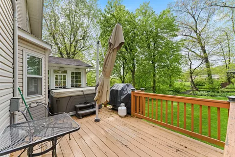 Exterior - 115 Cottswold Dr, Delaware, OH 43015 photo 12 of 21