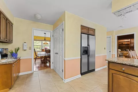 Entry Way - 115 Cottswold Dr, Delaware, OH 43015 photo 3 of 5
