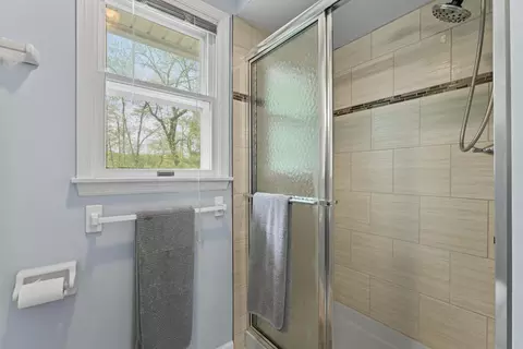 Bath - 115 Cottswold Dr, Delaware, OH 43015 photo 5 of 5