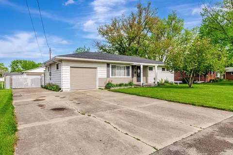 805 Geron Dr, Springfield, OH 45505 photo 2