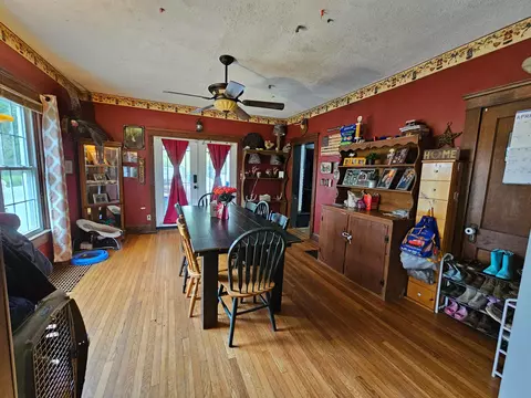 Dining - 2707 Springfield Xenia Rd, Springfield, OH 45506 photo 1 of 2
