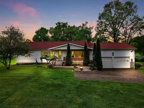 4225 Woodlane Dr, Nelsonville, OH 45764