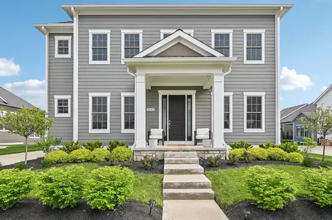 2241 Red Oak St, Lewis Center, OH 43035
