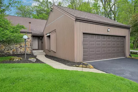 685 Dogwood Ln, Newark, OH 43055