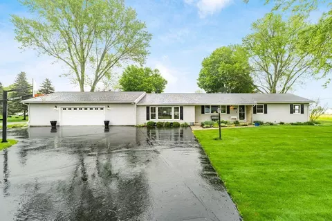 2040 Riggs Rd, Newark, OH 43055