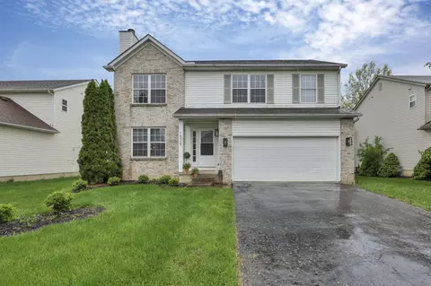 1528 Mckinney Ln, Pataskala, OH 43062