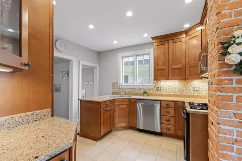 Kitchen - 389 E Tulane Rd, Columbus, OH 43202 photo 1 of 5