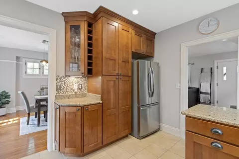 Kitchen - 389 E Tulane Rd, Columbus, OH 43202 photo 5 of 5