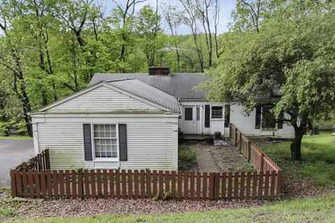1525 Krebs Dr, Newark, OH 43055